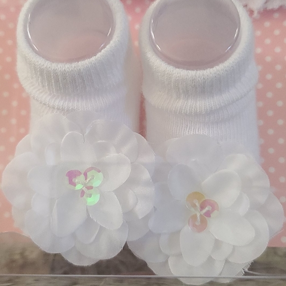 NWT Crochet Hat + Bootie Set 0-12 Months - Picture 3 of 4